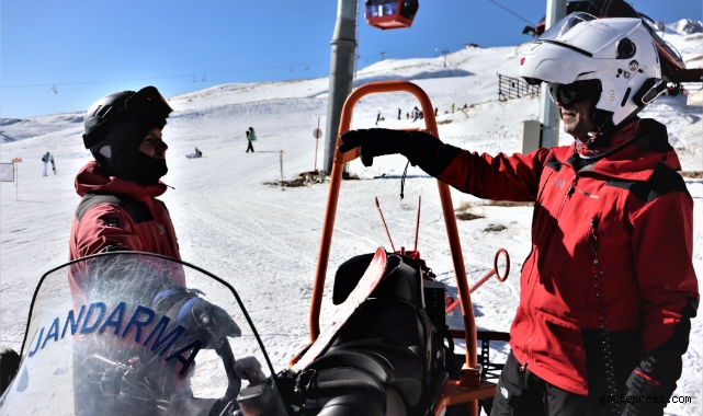 Erciyes'in görünmeyen kahramanları: JAK timleri!