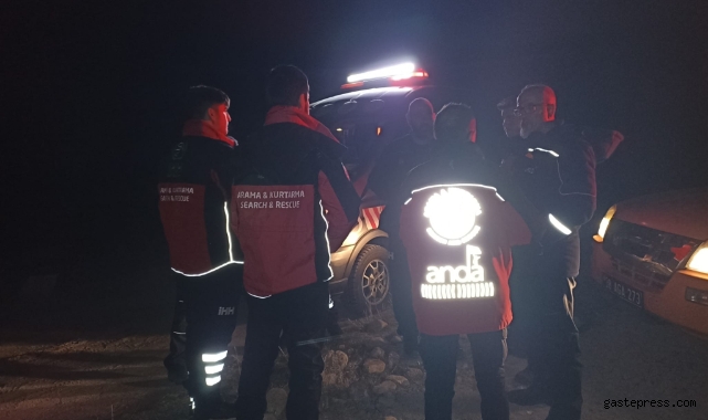 Gölete devrilen iş makinesinin operatörü hayatını kaybetti!