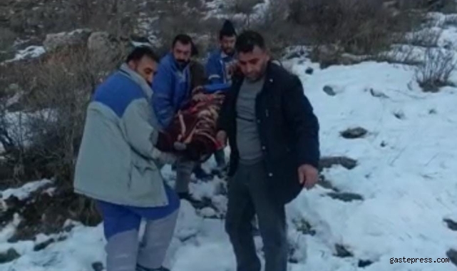 Kayalıklardan aşağı yuvarlanan KASKİ çalışanı yaralandı!