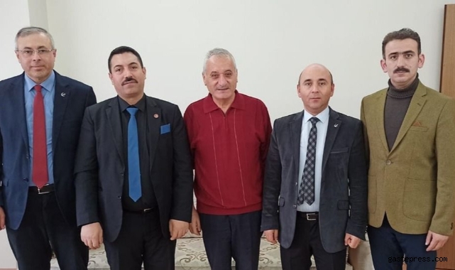 YRP'den Eski Başkana dikkat çeken ziyaret!