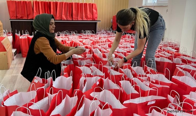 AK Parti Kayseri Talas Kadın kollarından depremzedelere hassas yardım!