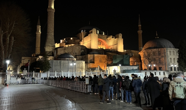 Ayasofya Camii'nde Miraç Kandili idrak edildi!