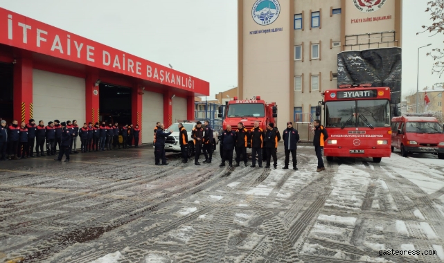 Başkan Büyükkılıç: "25 araç ve 34 personel, deprem bölgesine yola çıktı"