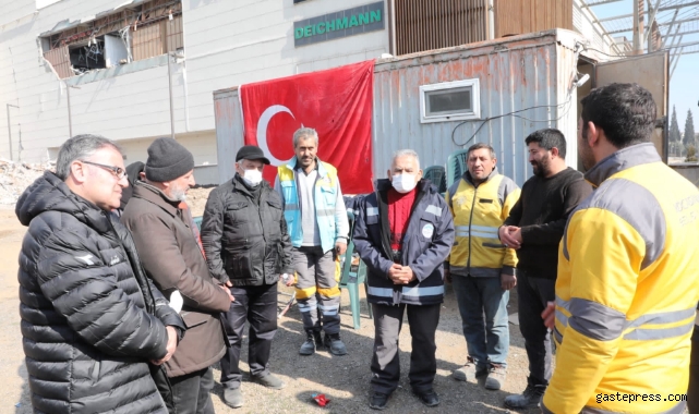 Başkan Çolakbayrakdar, “Bu günleri hep birlikte atlatacağız"