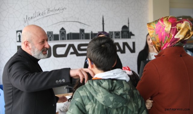 Başkan Çolakbayrakdar; “Sosyal market'imizle depremzede kardeşlerimizin giysi ihtiyacını karşılıyoruz!”