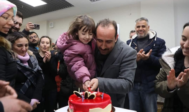 Başkan İlmek’ten minik depremzedeye doğum günü sürprizi!