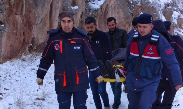 Bunalıma girdi, kayalıklardan atladı!