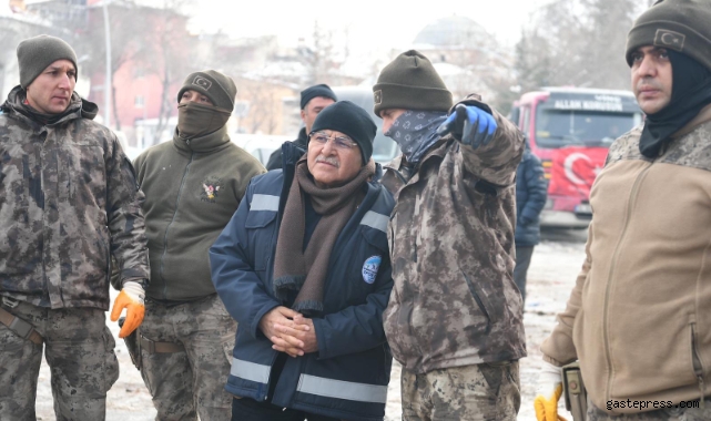 Büyükkılıç: “Kayseri, deprem bölgesi için tek yürek oldu”