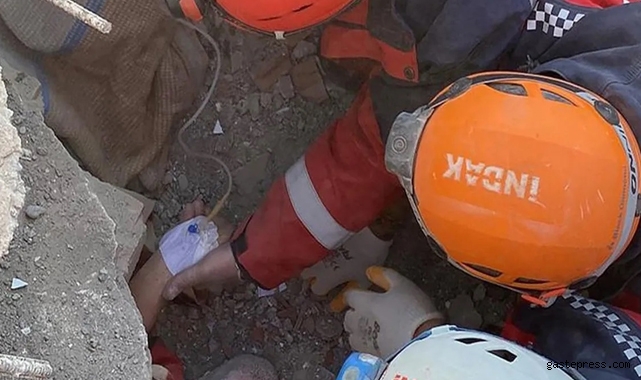 Deprem bölgesi 7 metre 30 santim kaydı! 