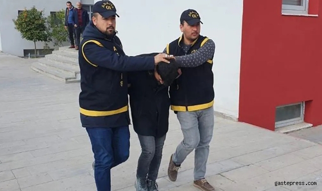 Depremde hayatını kaybeden kişinin kartlarını çalıp alışveriş yaptı!
