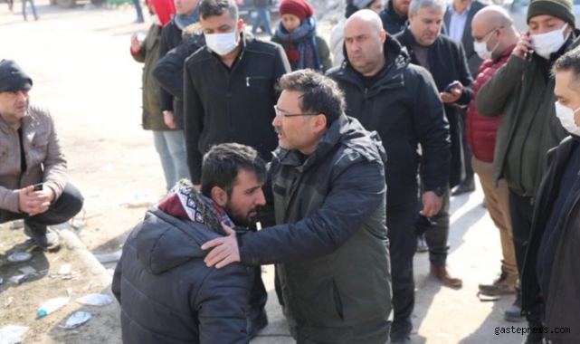 Depremzededen Vali Çiçek’e övgü dolu sözler, “Böyle devlet adamları lazım bize”