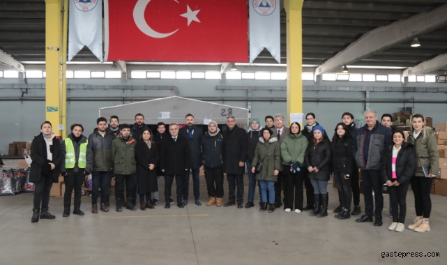 ERÜ Rektörü Altun’dan deprem kampanyası gönüllülerine teşekkür ziyareti!