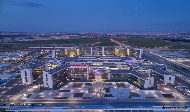 Kayseri Şehir Hastanesi depremzedelerin yaralarını sarıyor!