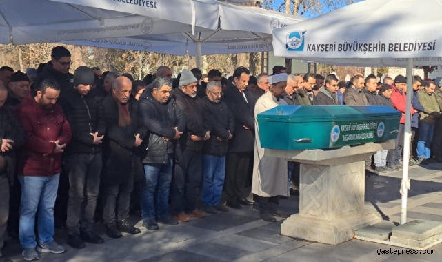 Kayserili öğretmenin ailesi depremde hayatını kaybetti!