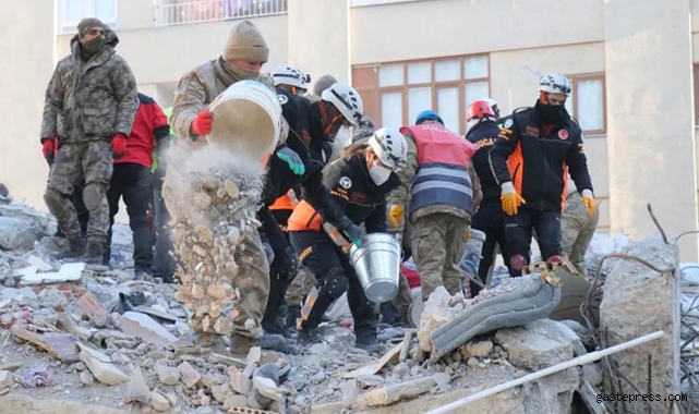 Türkiye'yi sarsan deprem felaketinde 4. gün!