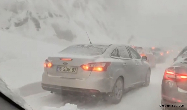 Uludağ yolu kapandı, 25 kilometrelik trafik oluştu