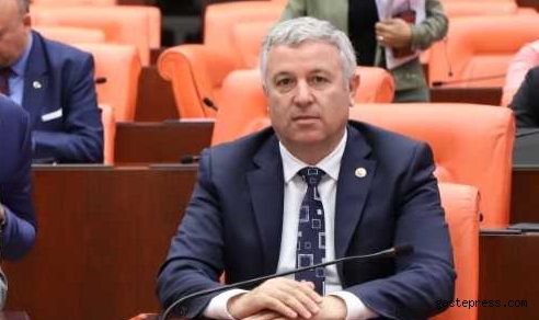 Arık'tan depremzedelere taksitle mezar satan belediyeye tepki!