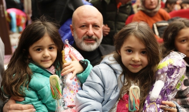 Başkan Çolakbayrakdar: “Depremzede çocuklar, başımızın tacıdır”