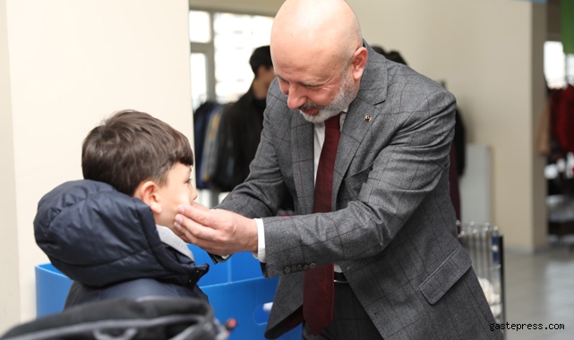 Depremzede Aileler, Başkan Çolakbayrakdar'a Teşekkür Etti!
