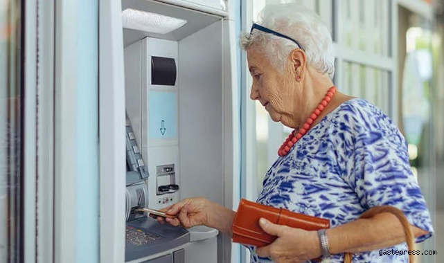 Emeklinin bayram ikramiyesine zam! Çalışma Bakanı Vedat Bilgin ile kritik görüşme 5.500 TL detayı!