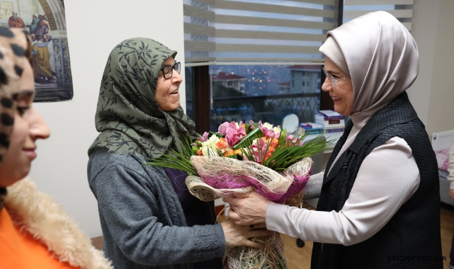 Emine Erdoğan’dan Ankara’daki depremzede aileye iftar ziyareti!