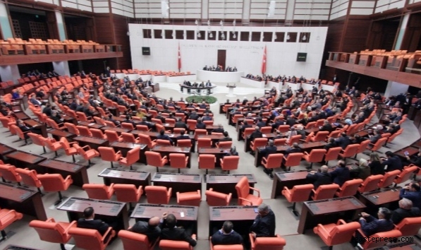 En düşük emekli aylığını 7 bin 500 TL'ye çıkaran teklif kabul edildi!