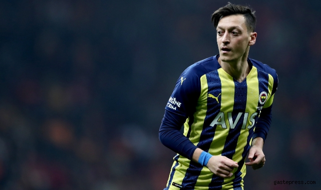 Mesut Özil, futbolu bıraktığını açıkladı!