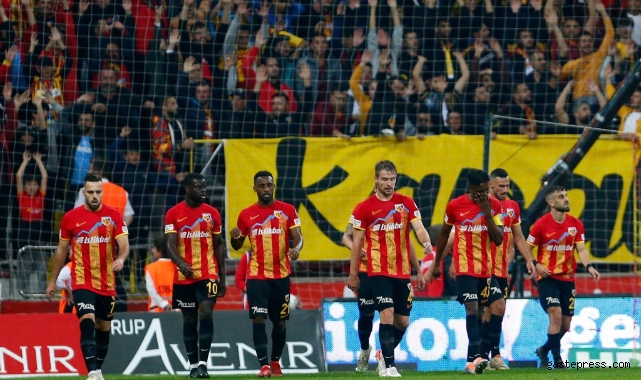 Taraflarlar birbirine girdi!
