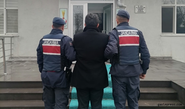 Terör suçundan hükümlü ihraç memur, jandarmadan kaçamadı!