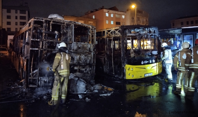Tuzla’da 3 otobüs alev alev yandı!