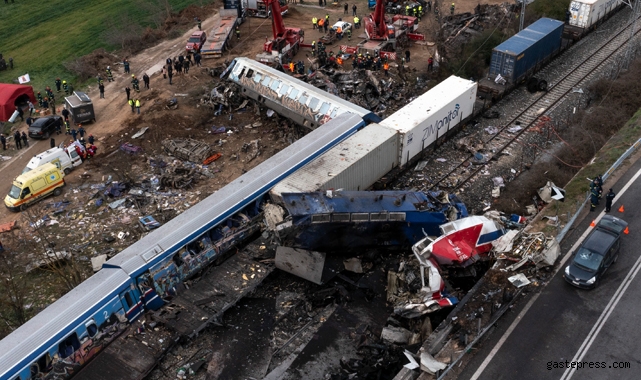 Yunanistan'da tren faciası: 36 kişi hayatını kaybetti, 3 gün ulusal yas ilan edildi!