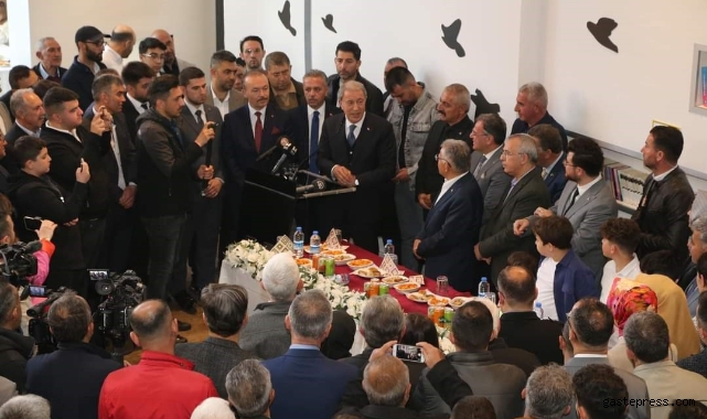 Bakan Akar: “Teröristler kan ağlıyor, bitecekler. Tek umutları seçim”
