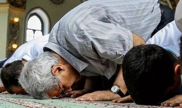 Bayram namazı saat kaçta kılınacak? Diyanet İşleri Başkanlığı açıkladı!