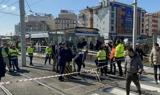 Güngören'de tramvay raydan çıktı! Seferler durdu!