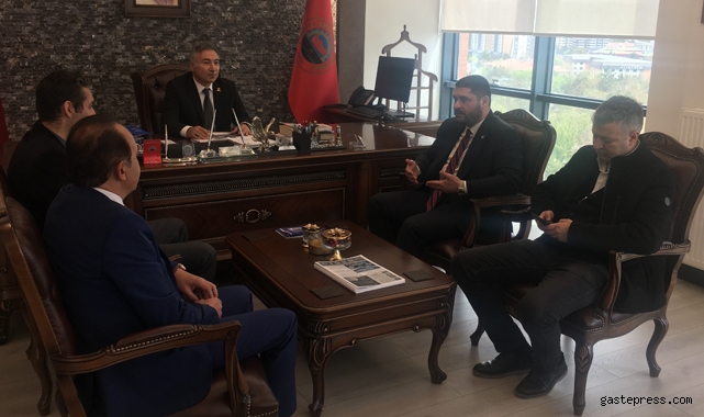İYİ Parti Milletvekili Adayı A. İlker Sungur, Emekliler Derneği ve Hunat Çarşısı’nı ziyaret etti!