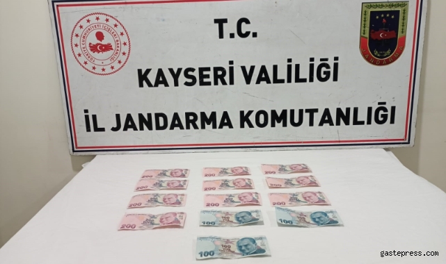 Jandarmadan kalpazan operasyonu: Sahte 2 bin 300 TL ele geçirildi!
