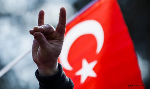 MHP'li başkan "insanın gönlü kırıldığı zaman telafisi mümkün olmuyor" diyerek istifa etti!