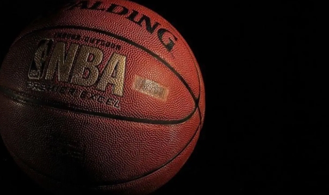 NBA'de Lakers konferans yarı finaline yükseldi!