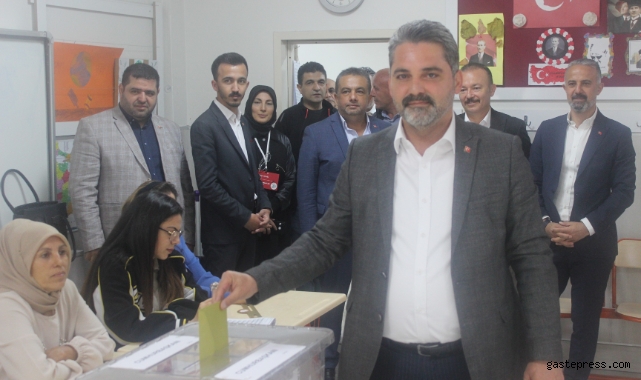 AK Parti Kayseri İl Başkanı Fatih Üzüm oyunu kullandı!