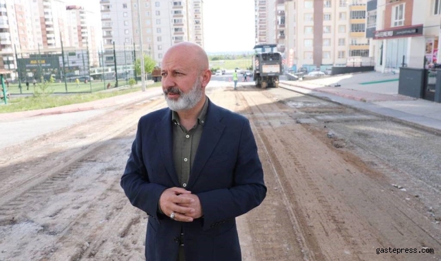 Başkan Çolakbayrakdar: “Bu yaz döneminde de asfaltlanmadık yer kalmayacak”