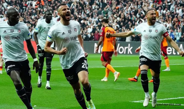 Beşiktaş Galatasaray'ı geriden gelerek devirdi!