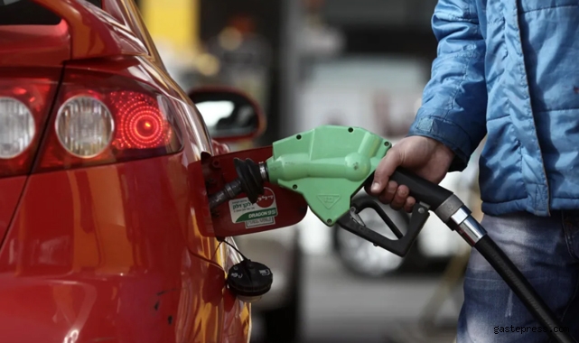 Bu gece yarısı benzine zam geliyor!