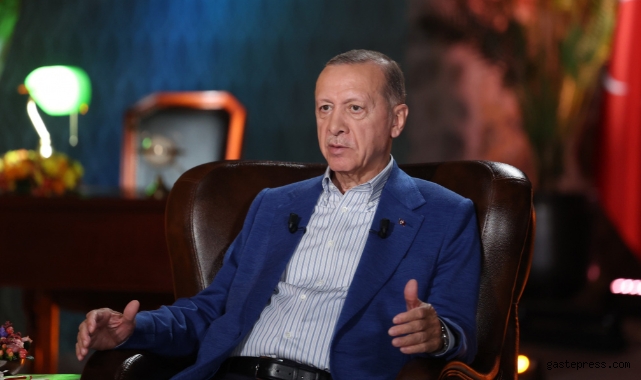 Cumhurbaşkanı Erdoğan: 'Siyaseti hizmet yarışına değil adeta at pazarına çevirdiler'