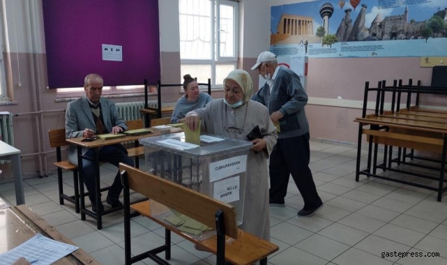 İlk oylar sandıkta!