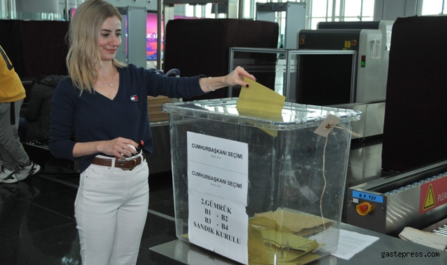 İstanbul Havalimanı'nda 15 binden fazla seçmen oy kullandı!