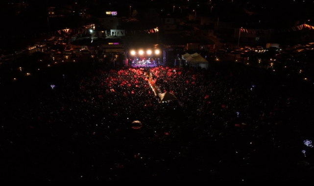 Kayseri Büyükşehir'in Ahmet Şafak Gençlik Konserine yoğun ilgi!
