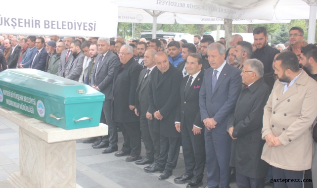 Kemal Demirel toprağa verildi!