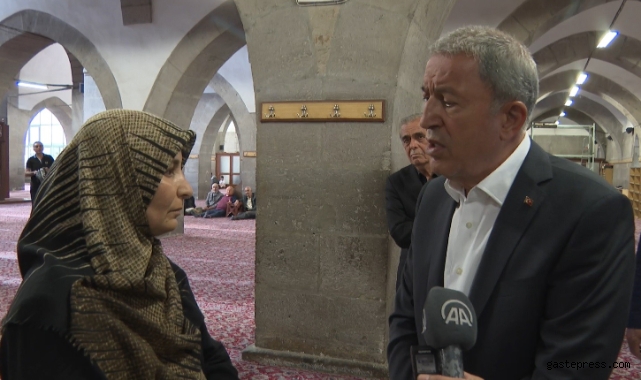 Malatyalı depremzede Bakan Akar’dan “sosyal medyadaki söylemlere” karşı yardım istedi!