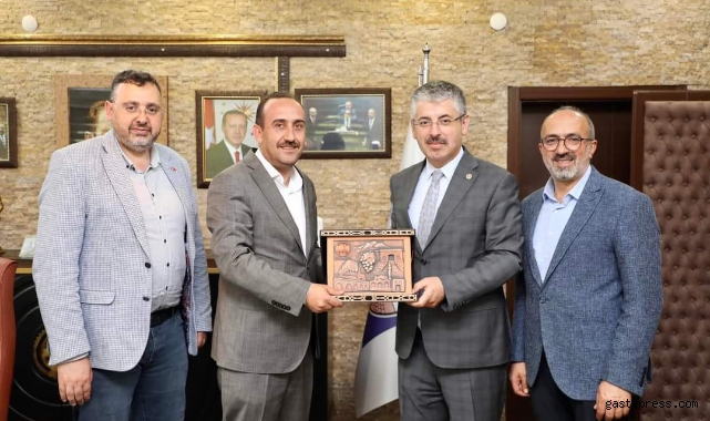AK Parti Kayseri Milletvekili Şaban Çopuroğlu, İncesu Belediye Başkanı Mustafa İlmek'i makamında ziyaret etti.