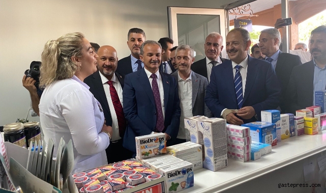 Bakan Özhaseki konteyner çarşı esnafıyla bir araya geldi!